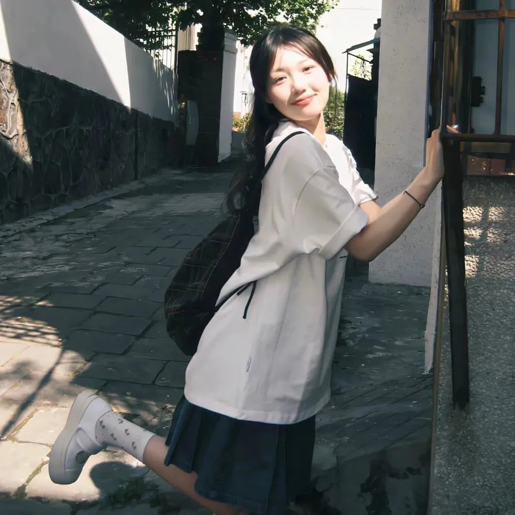 触碰的双手