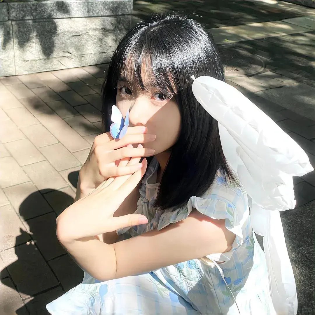 出水红莲